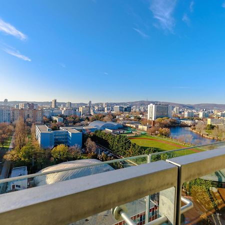 Sunny Apartment With Amazing Terrace On The 13Th Floor Near City Center Pressburg Exterior foto