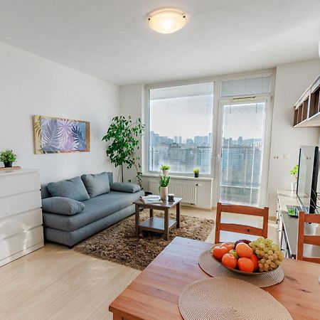 Sunny Apartment With Amazing Terrace On The 13Th Floor Near City Center Pressburg Exterior foto