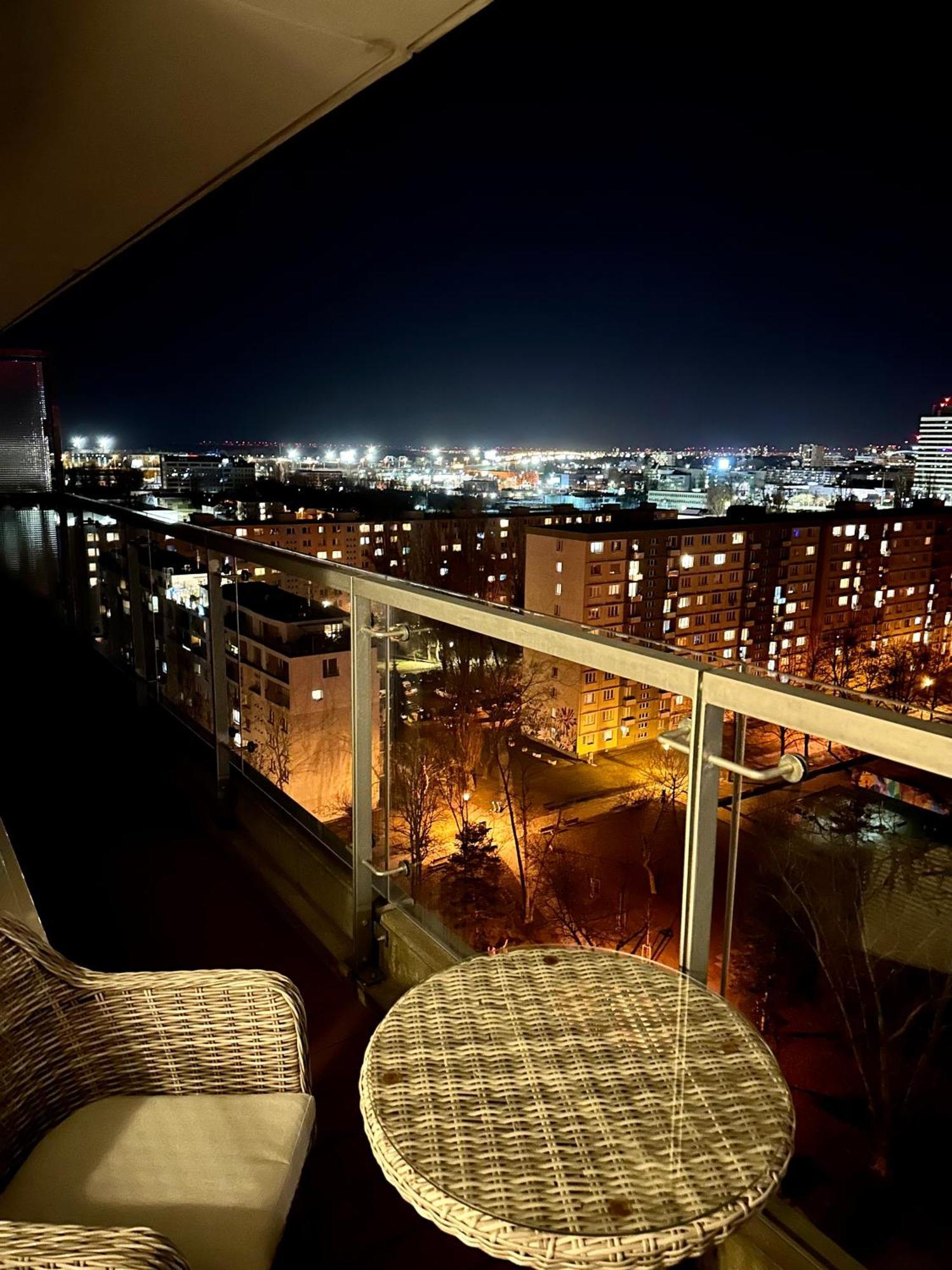 Sunny Apartment With Amazing Terrace On The 13Th Floor Near City Center Pressburg Exterior foto