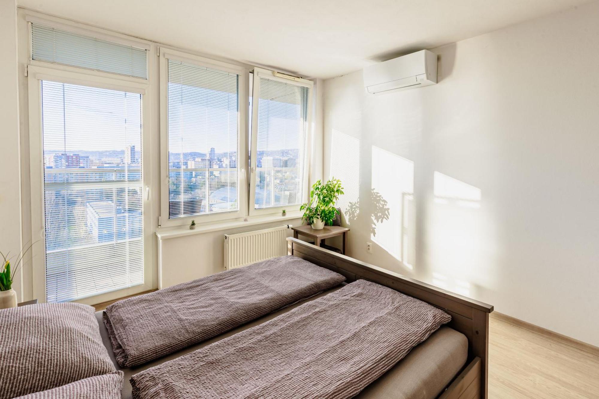 Sunny Apartment With Amazing Terrace On The 13Th Floor Near City Center Pressburg Exterior foto