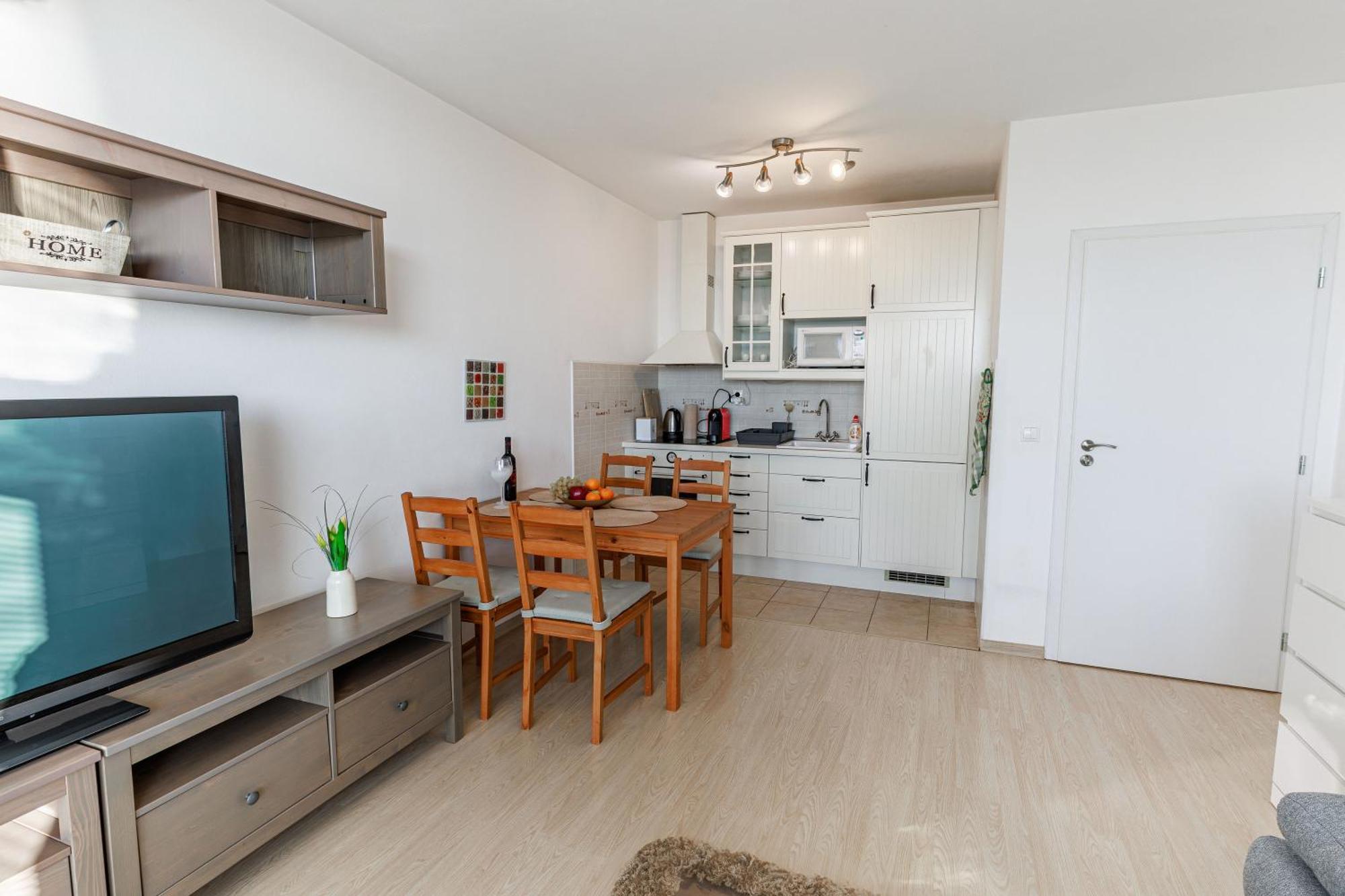 Sunny Apartment With Amazing Terrace On The 13Th Floor Near City Center Pressburg Exterior foto